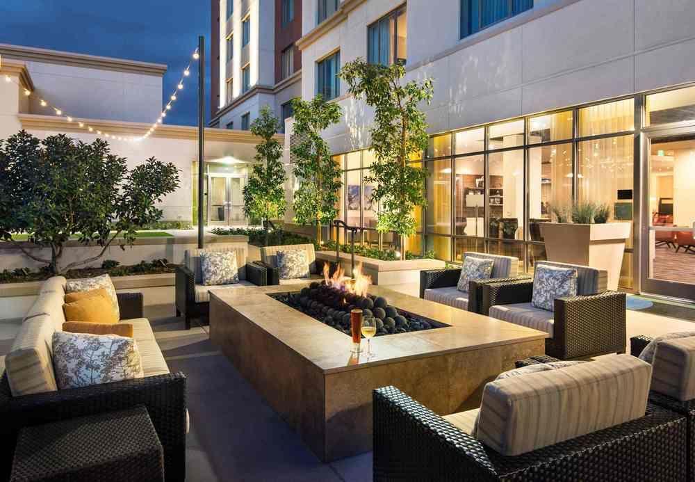 Courtyard By Marriott Irvine Spectrum Buitenkant foto