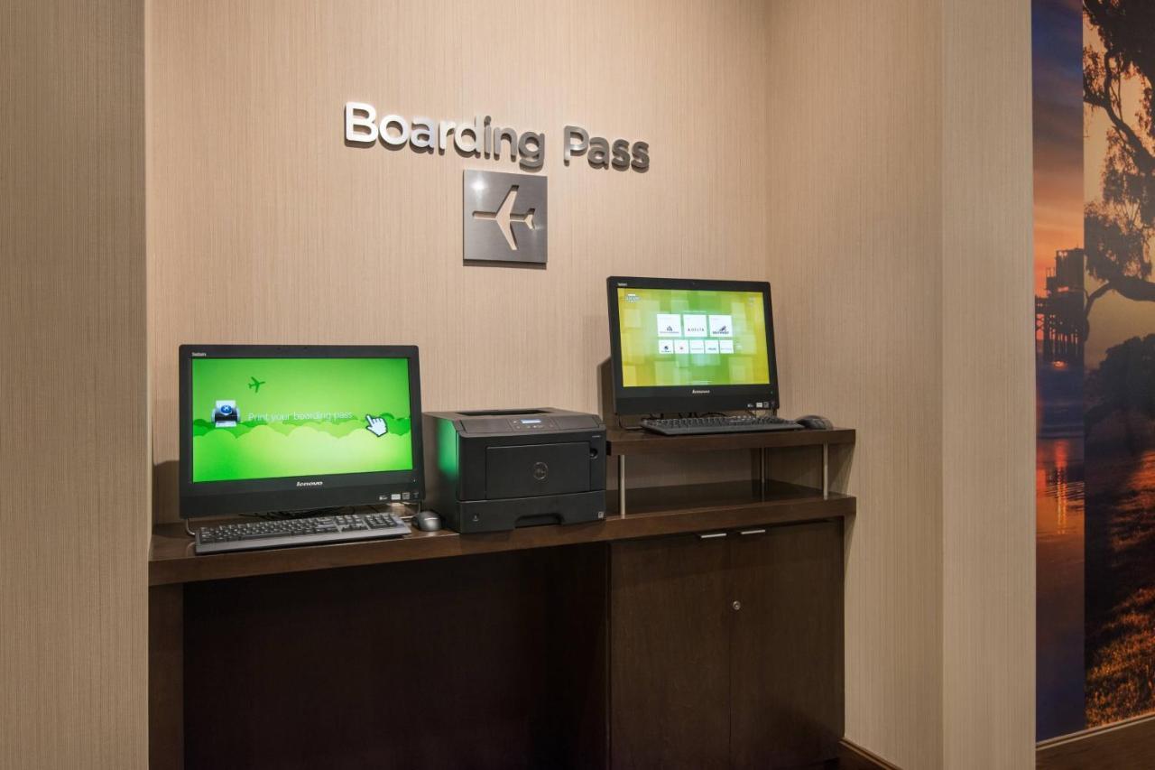 Courtyard By Marriott Irvine Spectrum Buitenkant foto
