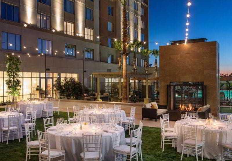 Courtyard By Marriott Irvine Spectrum Buitenkant foto