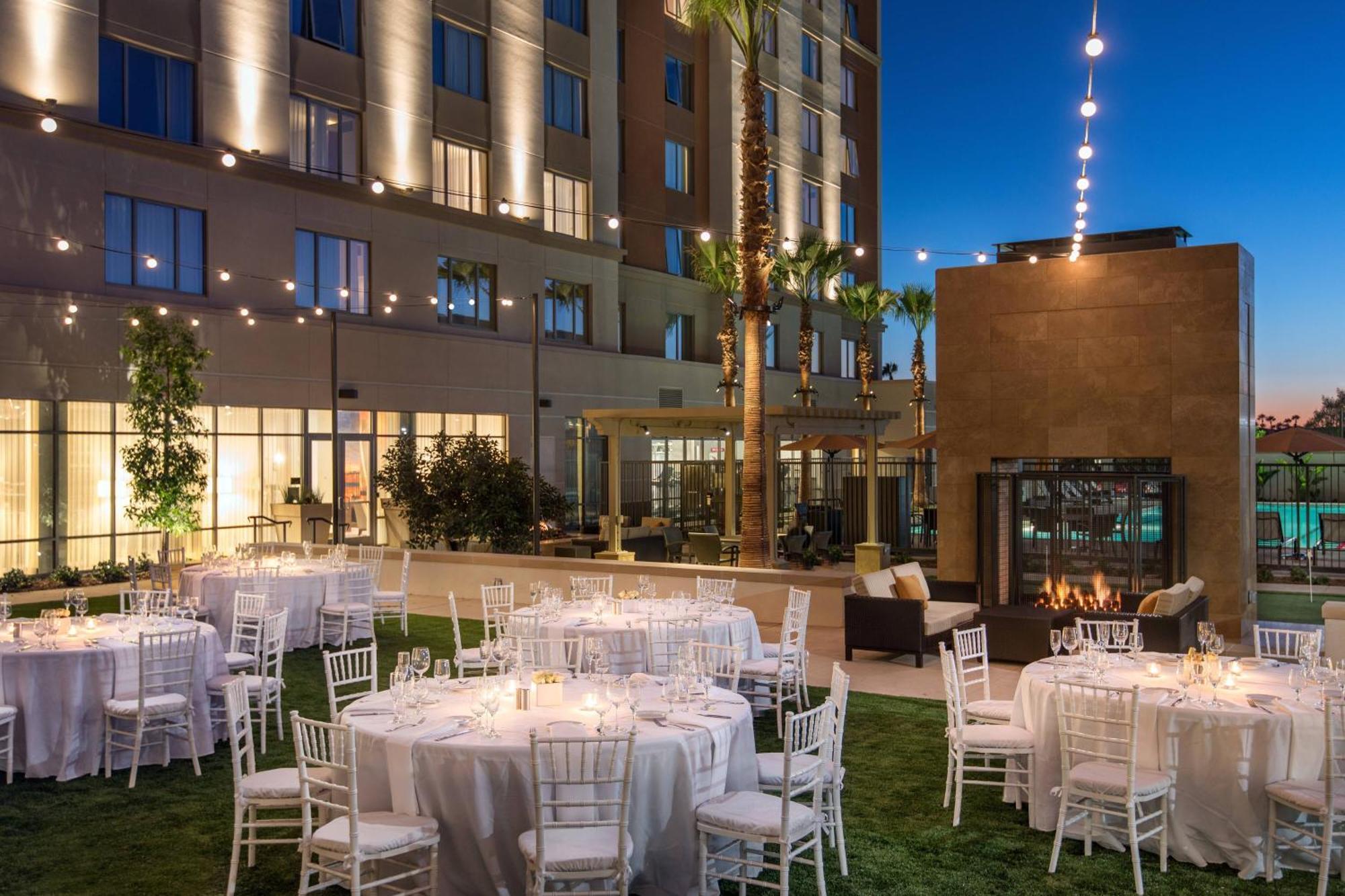 Courtyard By Marriott Irvine Spectrum Buitenkant foto
