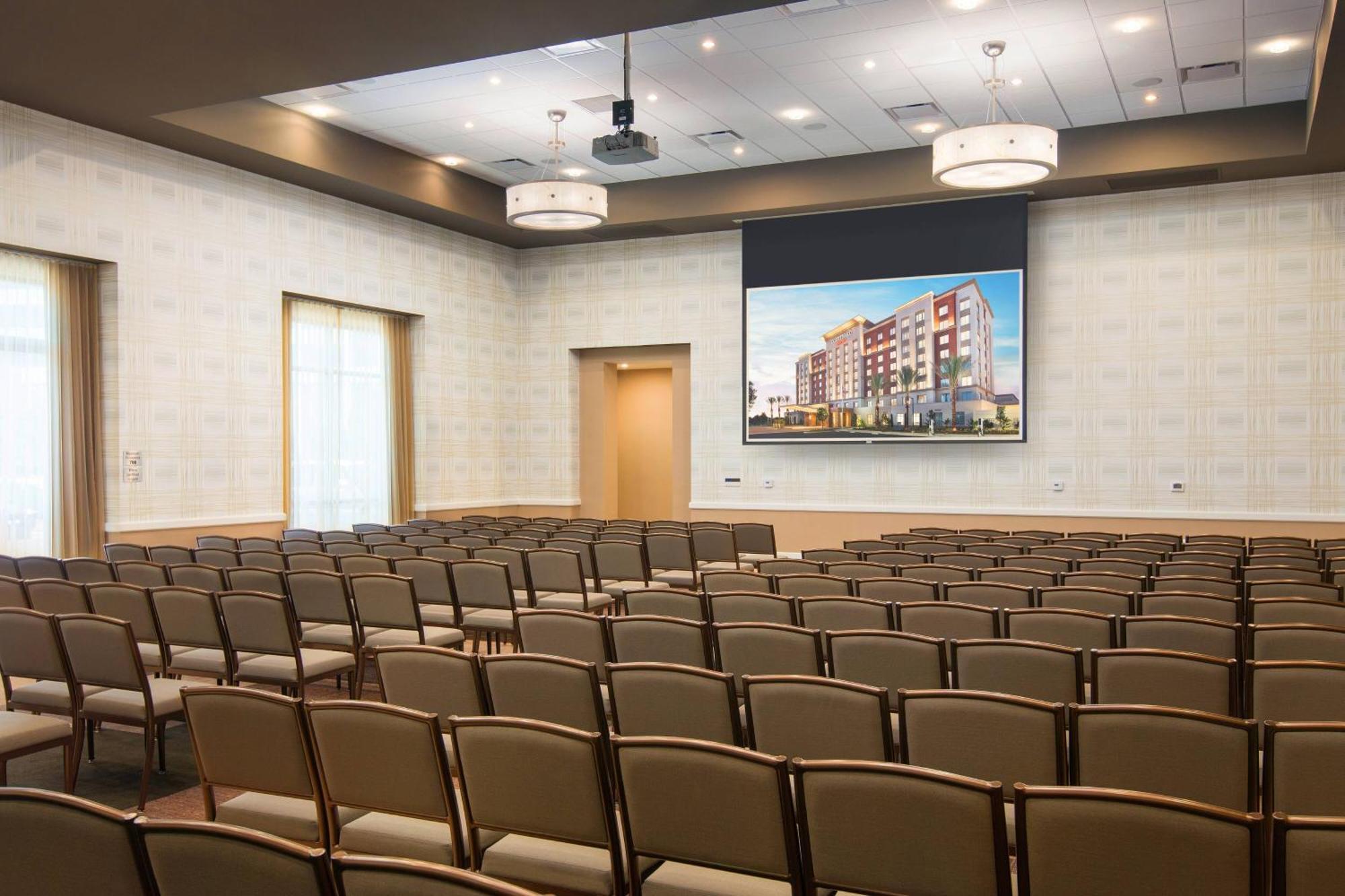 Courtyard By Marriott Irvine Spectrum Buitenkant foto