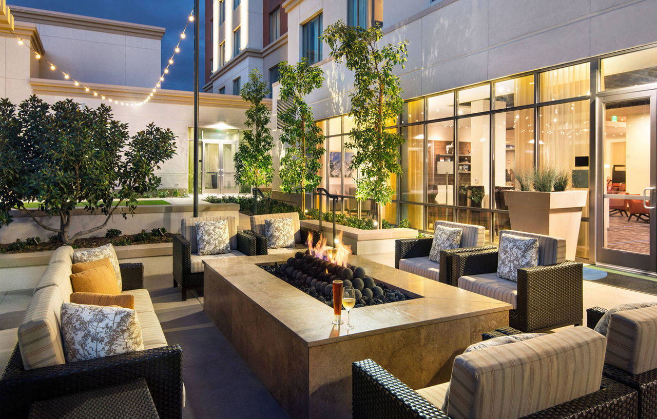 Courtyard By Marriott Irvine Spectrum Buitenkant foto